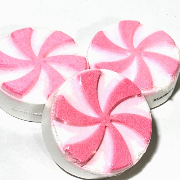 TWISTED PEPPERMINT Bath Fizzy - Picture 1 of 2